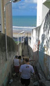 © Gerd / FrKr ML Bild der kleinen Gasse zum Meer