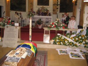 Bild von der Requiemsituation in Sabinos Heimatgemeinde © Joachim FrKr ML